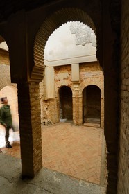 Espagne, Andalousie, Grenade, bains (hammam) de la mosquée de l'Alhambra, classé Patrimoine Mondial de l'UNESCO