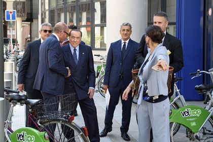 France, Bas-Rhin (67), Strasbourg, quartier européen, le Parlement européen, le nouveau député européen et ancien Premier Ministre italien Silvio Berlusconi sortant du batiment Winston Churchill