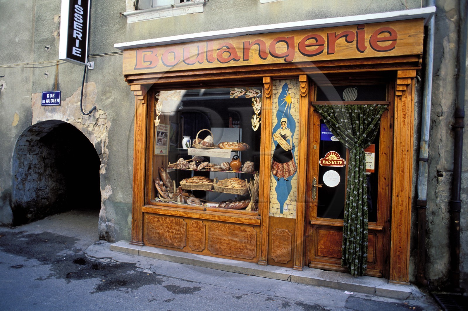 France, Vaucluse (84), Malaucène, une boulangerie (Comtat Venaissin)
