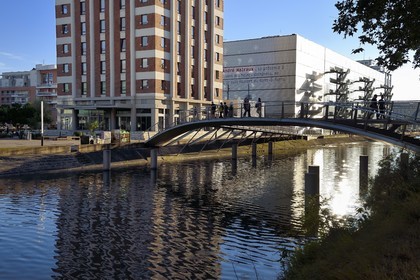 France, Bas Rhin, Strasbourg, development of port du Rhin (Rhine's harbour) and conversion of breakwater of Bassin d'Austerlitz, the Malraux peninsula, former 47m Mole Seegmuller grain silo converted into a university residence and the Andre Malraux media library on the edge of the Austerlitz basin