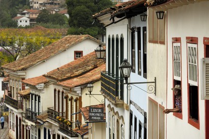 Brésil, Etat du Minas Gerais, ville de Ouro Preto, centre historique classé Patrimoine Mondial de l 'UNESCO, facades de maisons