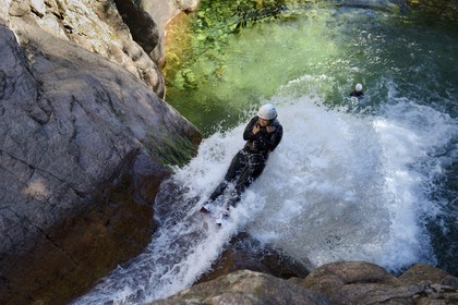 France, Corse-du-Sud (2A), Alta Rocca, Bavella, canyoning dans le torrent de Polischellu
