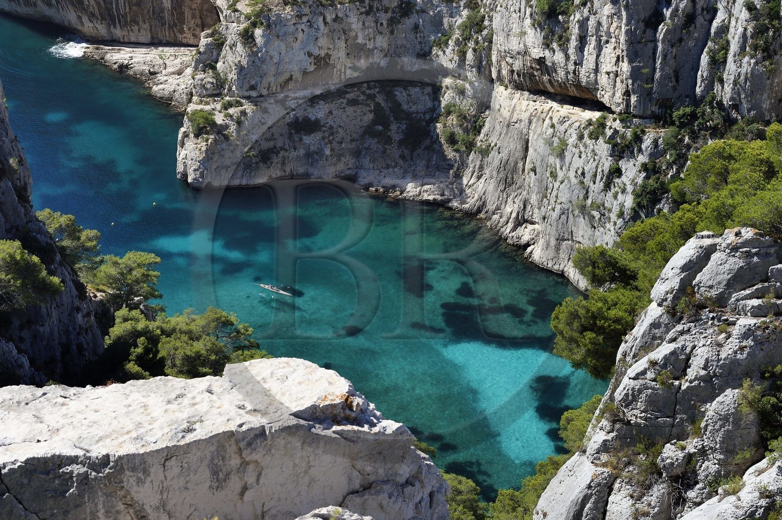 France, Bouches-du-Rhône (13), Marseille, Parc national des Calanques, aviron dans la Calanque d'En-Vau (demande d'autorisation nécessaire avant publication)