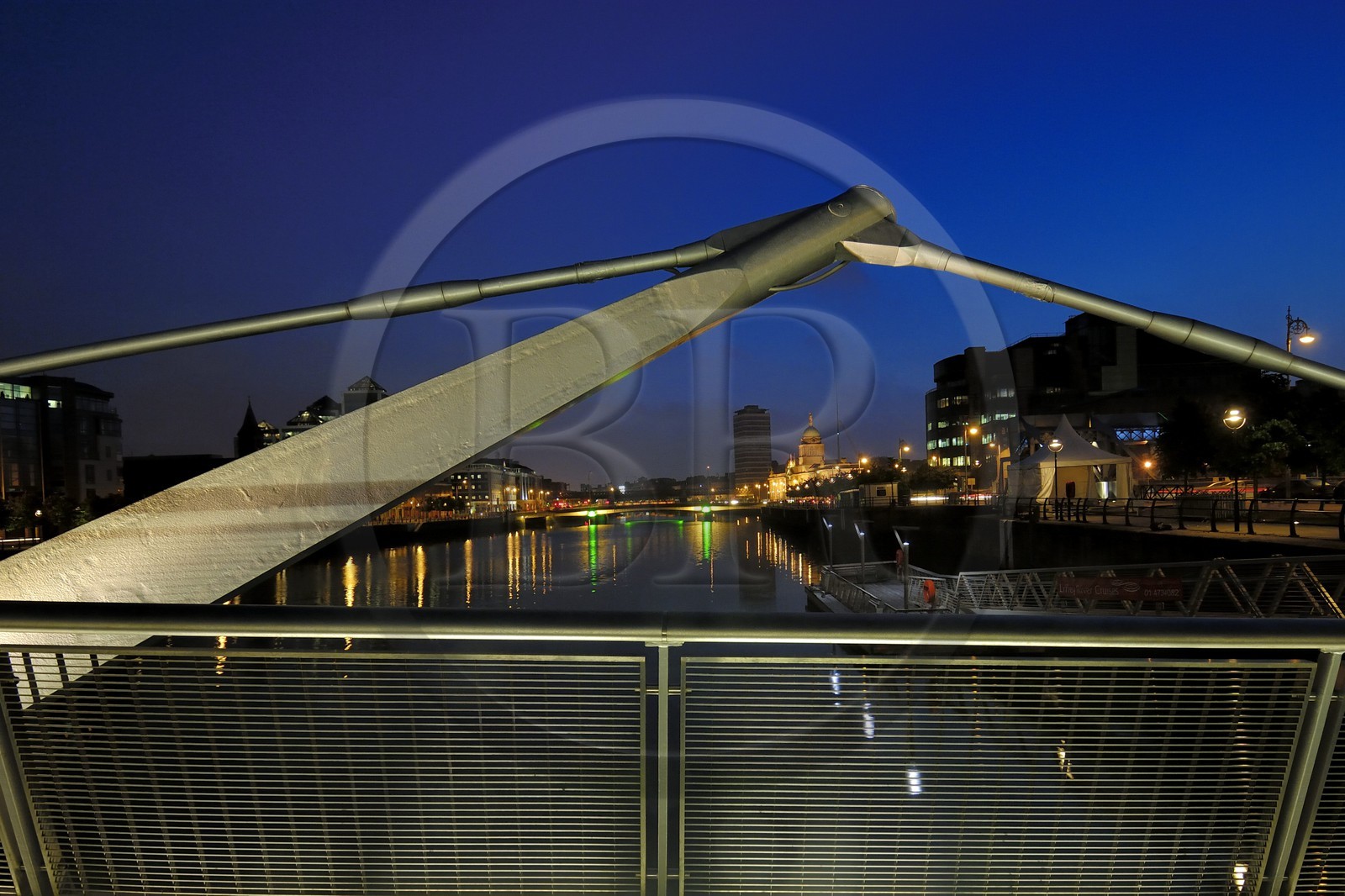 Irlande, Comté de Dublin, Dublin, Sean O'Casey Bridge, par les architectes Brian O'Halloran & Associates, sur la River Liffey