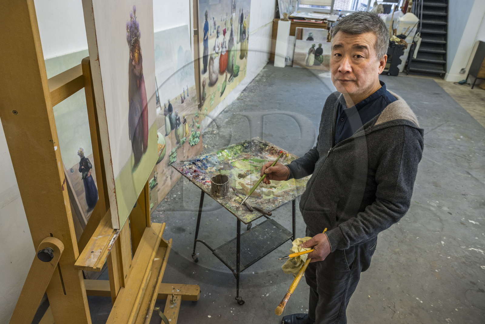France, l'artiste peintre de Xiao Fan Ru dans son atelier aux Lilas près de Paris