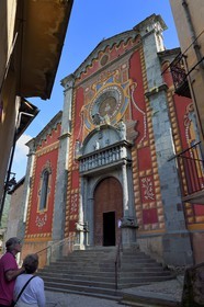 France, Alpes-Maritimes (06), vallée de la Roya (arrière-pays niçois), au pied du parc national du Mercantour, Tende, facade de la collégiale Notre Dame de l'Assomption