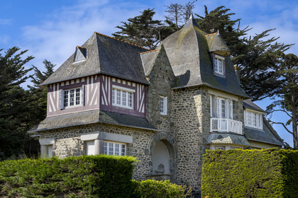 France, Cotes d'Armor, Grand Site de France Cap d'Erquy – Cap Frehel, Sables-d'Or-les-Pins seaside resort at Frehel villa