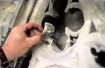 France, Paris (75), Notre-Dame de Paris, les effets de la pollution sur le pierre qui s'effrite