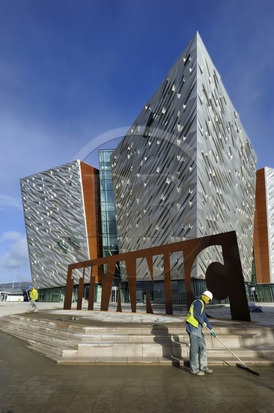 Royaume-Uni, Irlande du Nord, Belfast, quartier des docks de Queen's Island, le centre Titanic Belfast Experience