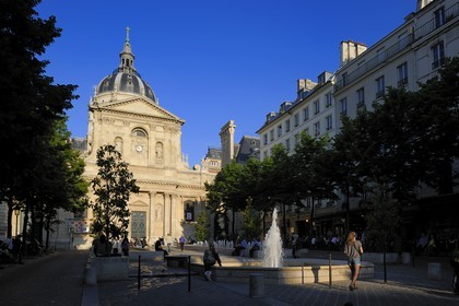 France, Paris (75), Quartier Latin, place de la Sorbonne avec la chapelle de la Sorbonne