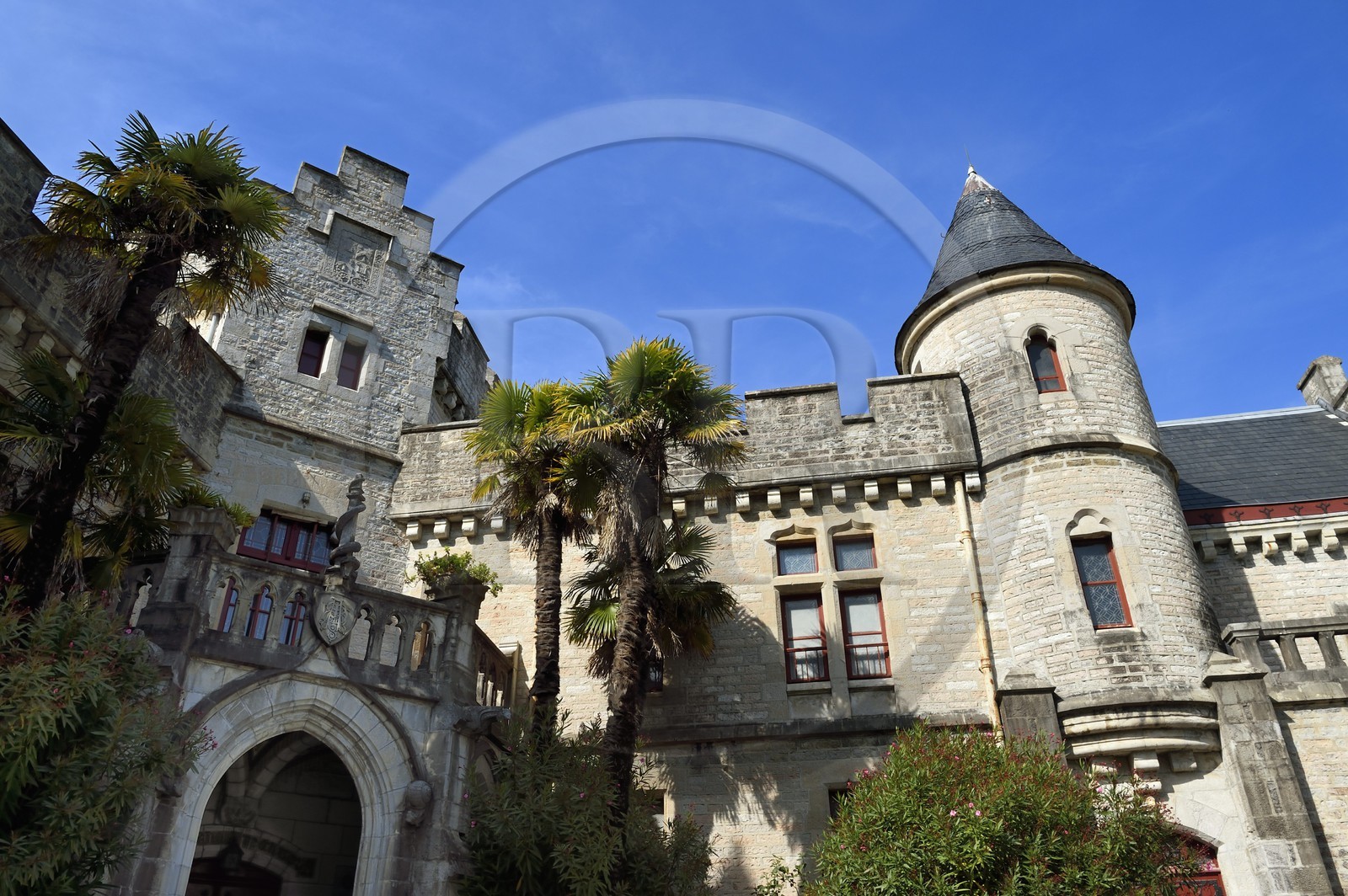 France, Pyrénées-Atlantiques (64), la côte du Pays-Basque, Hendaye, chateau d'Abbadia construit en 1870 par Eugène Viollet-le-Duc pour Antoine d'Abbadie d'Arrast