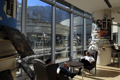 Turkey, Istanbul, Levent District, Kanyon Shopping Mall (Kanyon Alisveris Merkezi) by Jerde Partnership and Tabanlioglu architects firm, D&R Bookshop