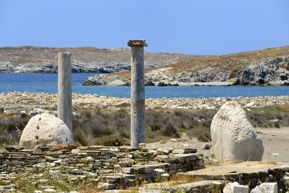Grèce, île de Delos, classée Patrimoine Mondial de l'UNESCO, site archéologique de Délos, sanctuaire d'Apollon, la plus grande cité antique de la mer Egée, vestiges du quartier du port