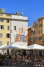 France, Var (83), Toulon, place Victor Hugo, peinture murale de la Partie de cartes de Marcel Pagnol représentant l'acteur Raimu