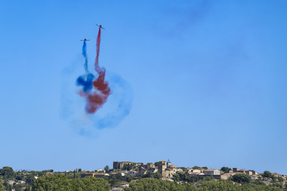 France, Bouches-du-Rhône (13), Salon-de-Provence, base aerienne 701, base de la Patrouille de France (PAF pour Patrouille acrobatique de France) de l'Armée de l'air et de l'espace française, les avions Alphajet lors d'un vol d'entrainement