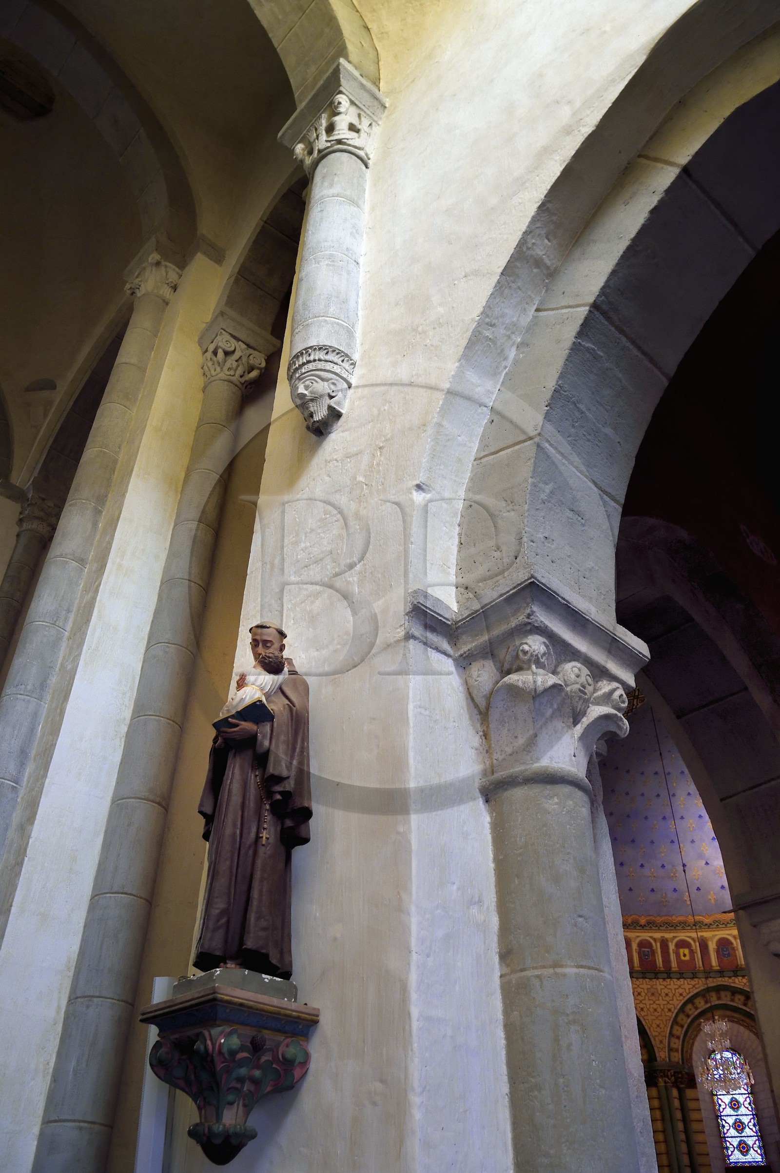France, Haute-Loire (43), Blesle, labellisé Les Plus Beaux Villages de France, église abbatiale Saint Pierre de style roman auvergnat, site clunisien