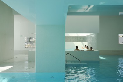 France, Seine-Maritime (76), Le Havre, la piscine les Bains des Docks crée par l'architecte Jean Nouvel