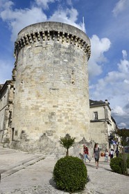 France, Dordogne (24), Périgord Blanc, Périgueux, la tour Mataguerre sur la place Francheville