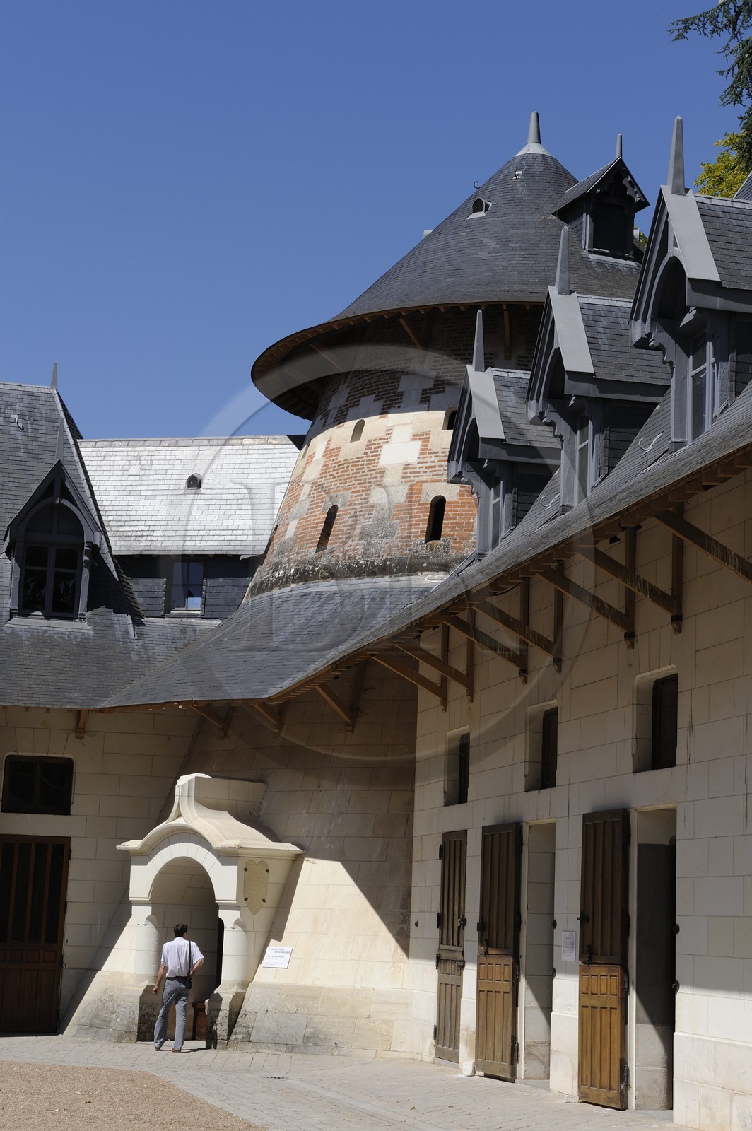 France, Loir-et-Cher (41), Vallée de la Loire classée Patrimoine Mondial de l'UNESCO, château de Chaumont-sur-Loire, les écuries, ancien four de céramiste transformé en manège