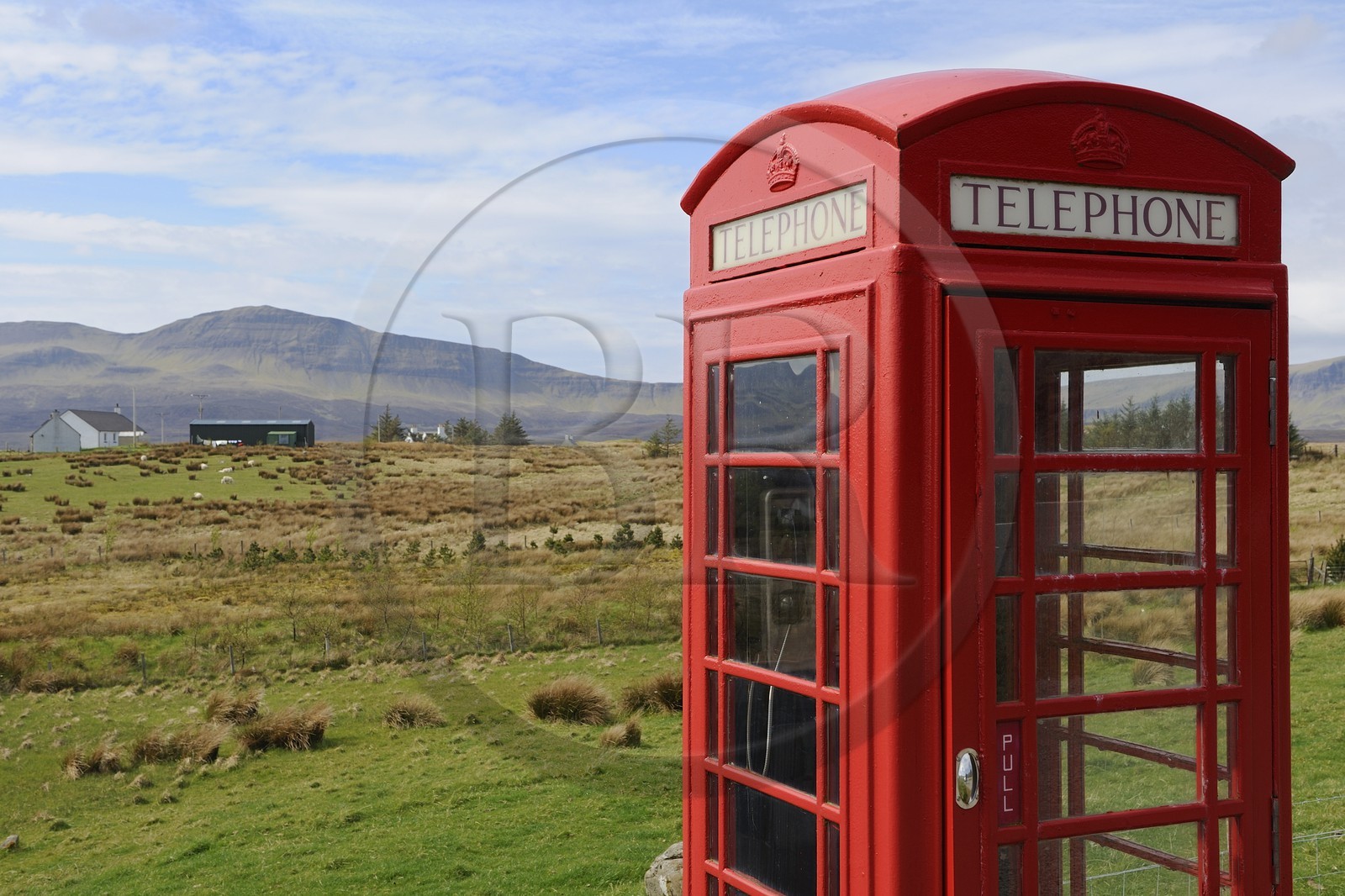 United Kingdom, Scotland, Highlands, Hebrides, Isle of Skye, Trotternish, telephone box