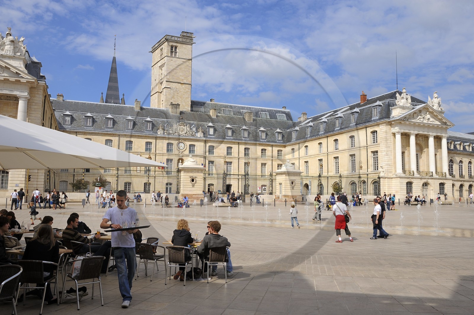 France, Côte d'Or (21), Dijon, Palais des Ducs et la place de la Libération