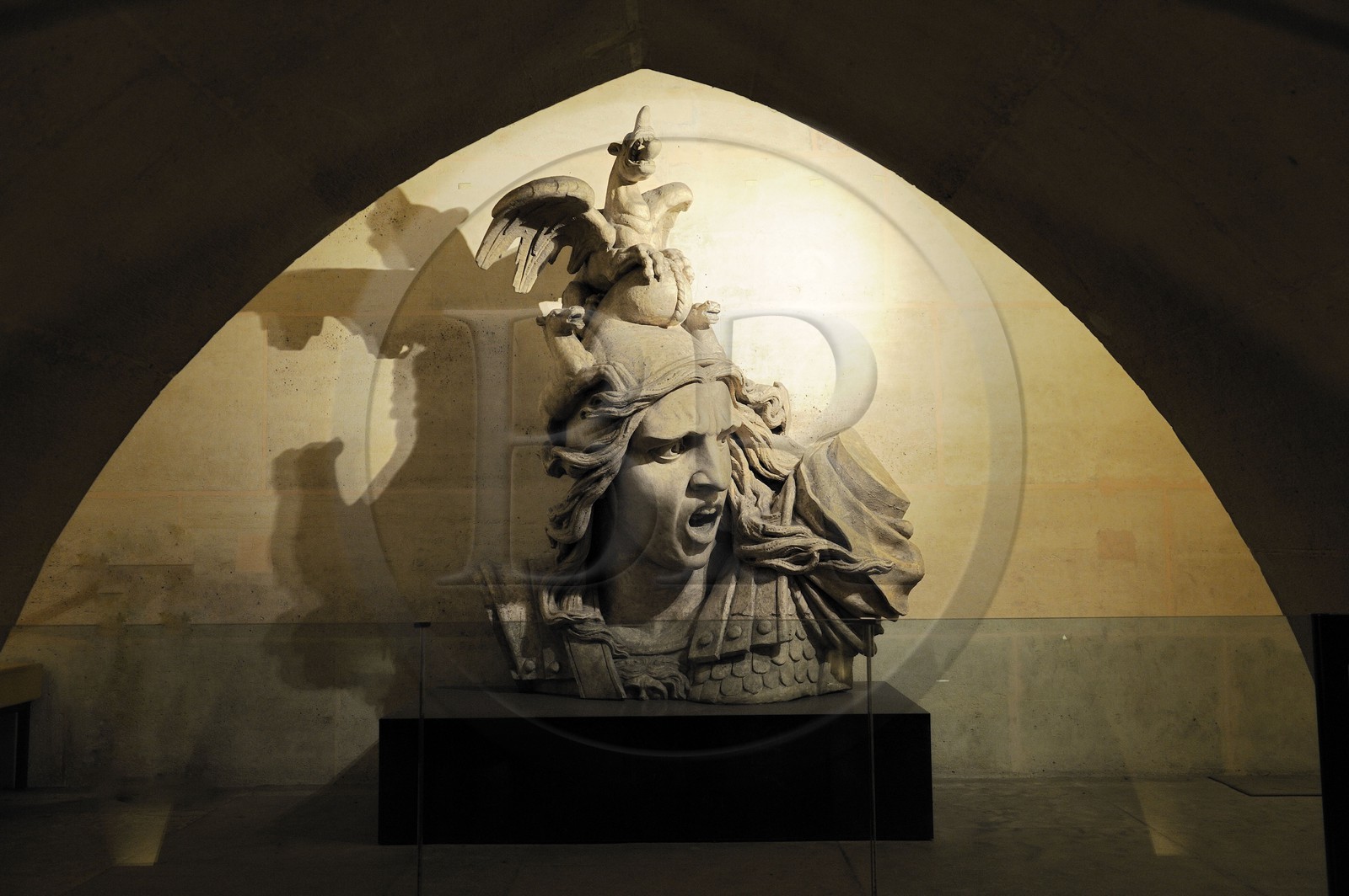 France, Paris (75), Arc de Triomphe, exposition d'un élément original d'une des facades