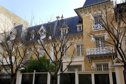 France, Val-de-Marne (94), Vincennes, immeubles créés par l'architecte Malo dans un esprit anglo-normand au 3 et 5 bis Rue Louis-Besquel