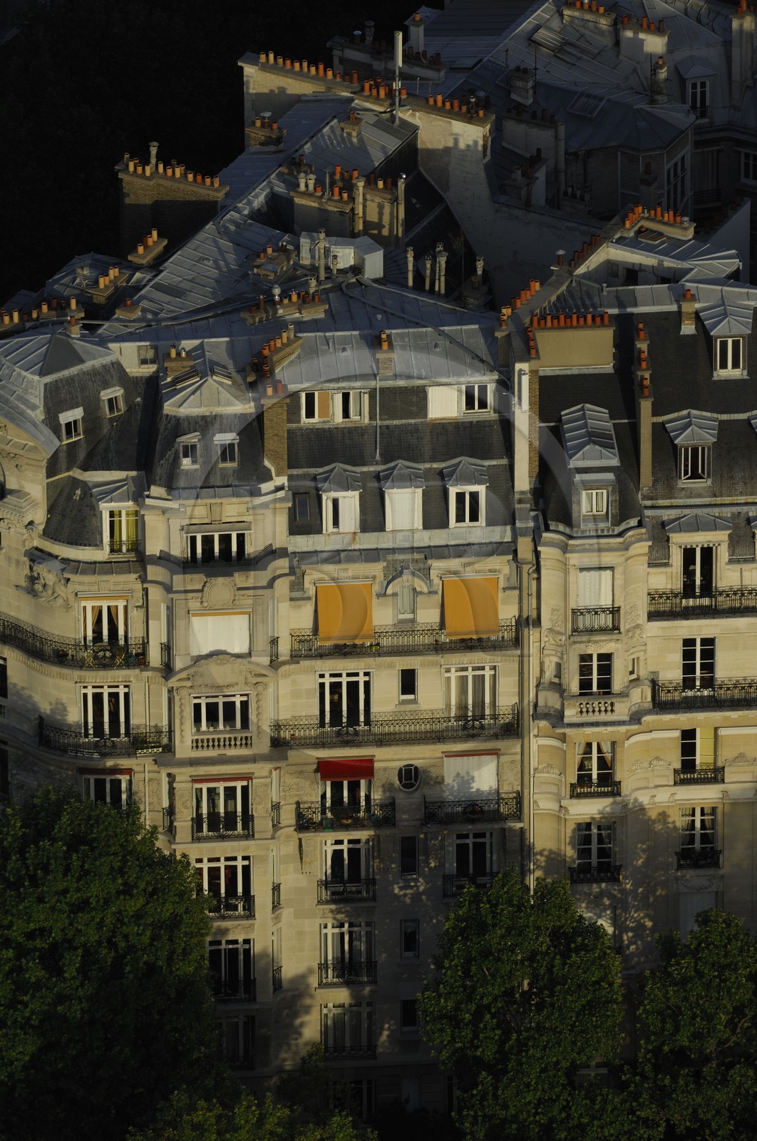 France, Paris (75), 7eme arrondissement, immeubles bordant le Champs de Mars