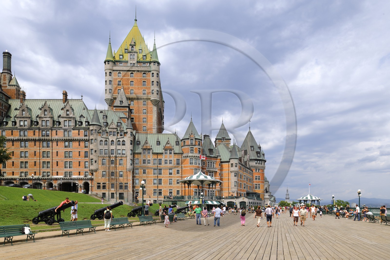 Canada, province de Québec, ville de Québec, Vieux-Québec classé Patrimoine Mondial de l' UNESCO, la terrasse Dufferin et le Château Frontenac