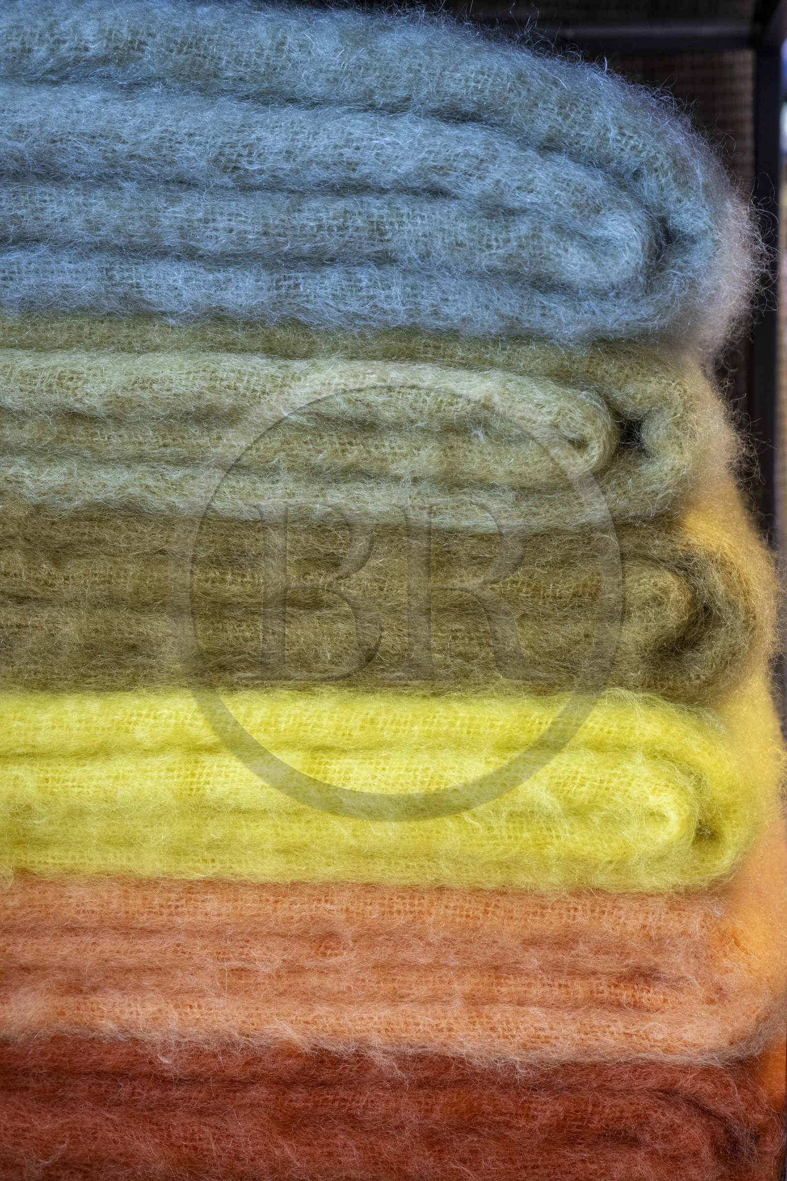 France, Vaucluse (84), L'Isle-sur-la-Sorgue, Manufacture Brun de Vian-Tiran, industrie textile lainière labellisée Entreprise du patrimoine vivant, couvertures en laine mohair