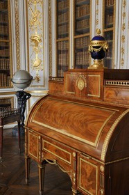 France, Yvelines (78), château de Versailles, classé Patrimoine Mondial de l'UNESCO, appartement privé du Roi ou appartement de Louis XV, bibliothèque de Louis XVI