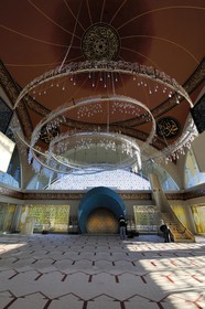 Turkey, Istanbul, Uskudar District, Sakirin Mosque, by architect Husrev Talya and interior designer the woman Zeynep Fadilioglu, the most modern mosque in Turkey decorated by a woman