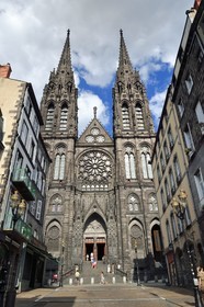 France, Puy-de-Dôme (63), Clermont-Ferrand, rue des Gras menant à la cathédrale Notre-Dame-de-l'Assomption
