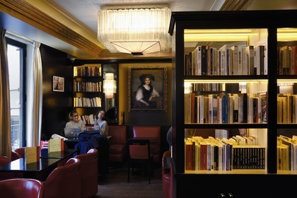 France, Paris (75), Carrefour de l'Odéon, Café les Editeurs