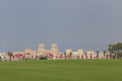 Maroc, région de l'Oriental, station balnéaire de Mediterrania Saïdia, le Palmeral Golf Saïdia et la porte de la galerie marchande Médina Saidia