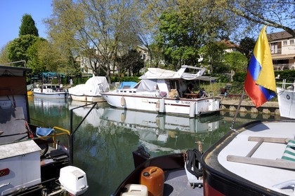 France, Val-de-Marne (94), les bords de Marne, le port de plaisance de Joinville-le-Pont