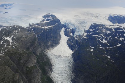 Norway, Sogn og Fjordane, Jostedalsbreen and Briksdalbreen glacier (aerial view)