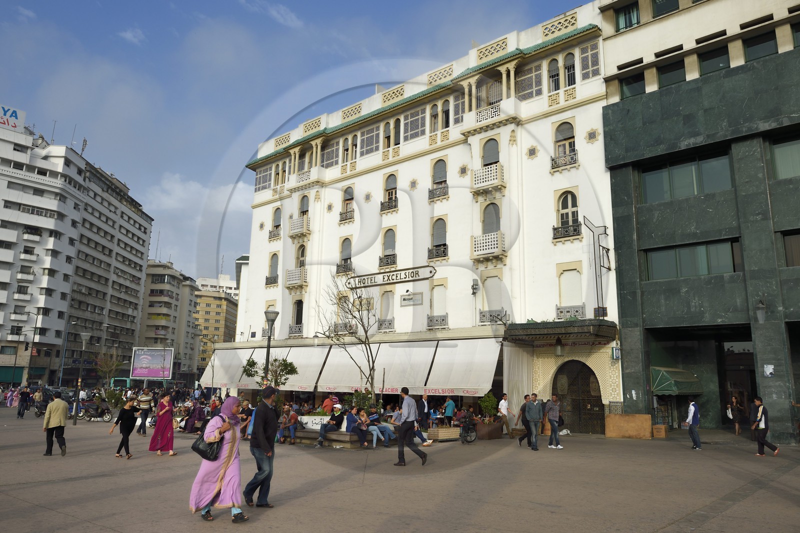 Maroc, Casablanca, place des Nations-Unies, Hotel Excelsior de style néo-mauresque, architecte Hippolyte-Joseph Delaporte (construit 1914-1916)