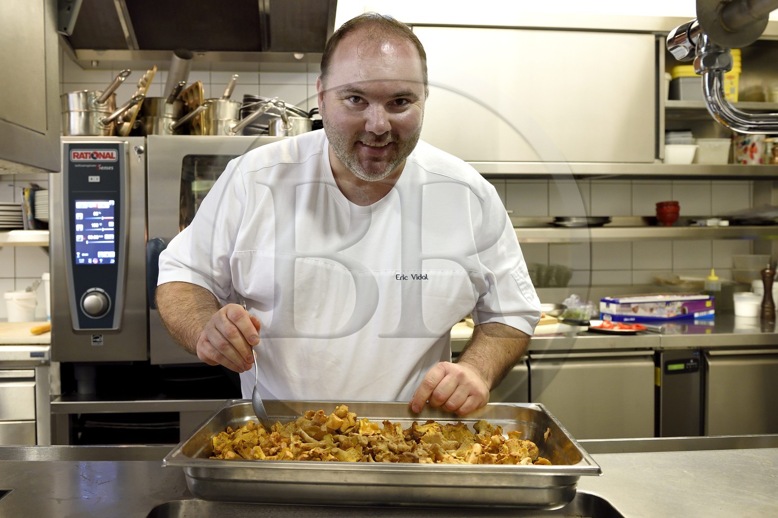 France, Dordogne (24), Périgord Blanc, Périgueux, le chef Eric Vidal du restaurant l'Essentiel