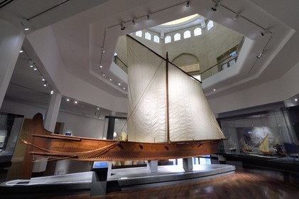 Sultanat d'Oman, Mascate, vieille ville de Mascate, le musée national d'Oman expose des éléments historiques et patrimoniaux du sultanat, Badan Sayyad, boutre du XIXeme siècle