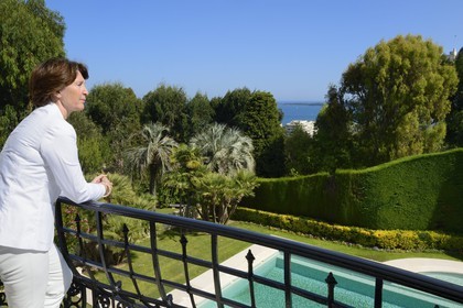 France, Alpes-Maritimes (06), Cannes, la villa La Californie où vécu Pablo Picasso, aujourd'hui renommé le Pavillon de Flore par Marina Picasso, Marina Picasso petite fille de Picasso, la vue depuis la villa