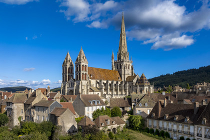 France, Saône-et-Loire (71), Autun, la cathédrale Saint-Lazare (vue aérienne)