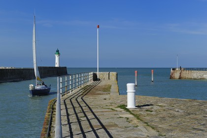 France, Seine-Maritime (76), Saint-Valery-en-Caux, l'entrée du port de pêche