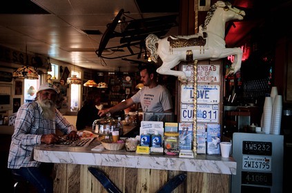 Etats-Unis, Floride, Key West, le restaurant Harpoon's Harry dans Caroline street
