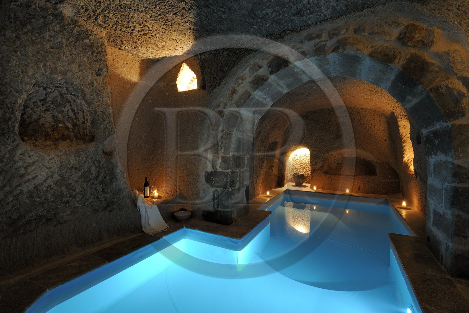 Turquie, Anatolie Centrale, province de Nevsehir, Cappadoce classée Patrimoine Mondial de l'UNESCO, village d' Uçhisar, hôtel troglodytique Argos in Cappadocia