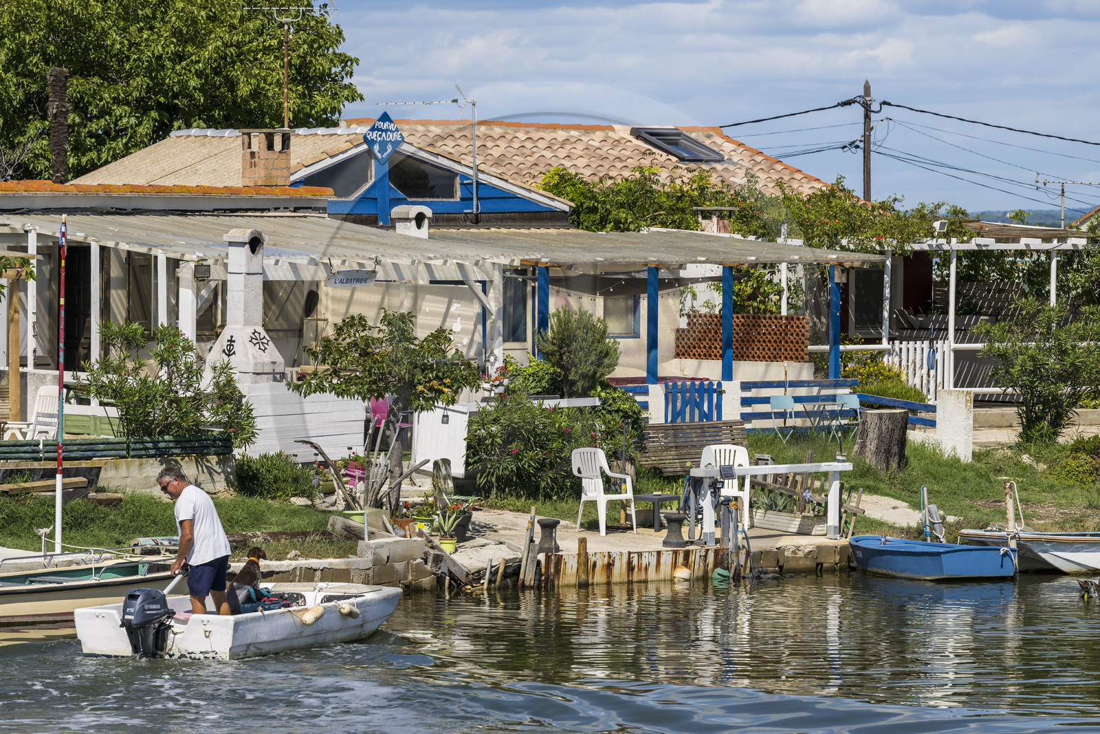France, Hérault (34), La Grande-Motte, lieu dit des Cabanes du Roc, anciennes cabanes de pécheurs en bordure du canal du Rhône à Sète