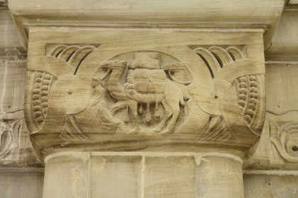 France, Moselle (57), Metz, la gare de Metz, édifiée de 1905 à 1908 par l'architecte berlinois Jurgen Kruger est inscrite monument historique, un des différents moyens de transport dans le monde
