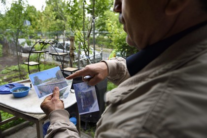 Allemagne, Berlin, quartier de Kreuzberg, Baumhaus an der Mauer est une maison de deux étages à Bethaniendamm en bordure de l'ancien Mur de Berlin construite par un immigré turc Osman Kalin