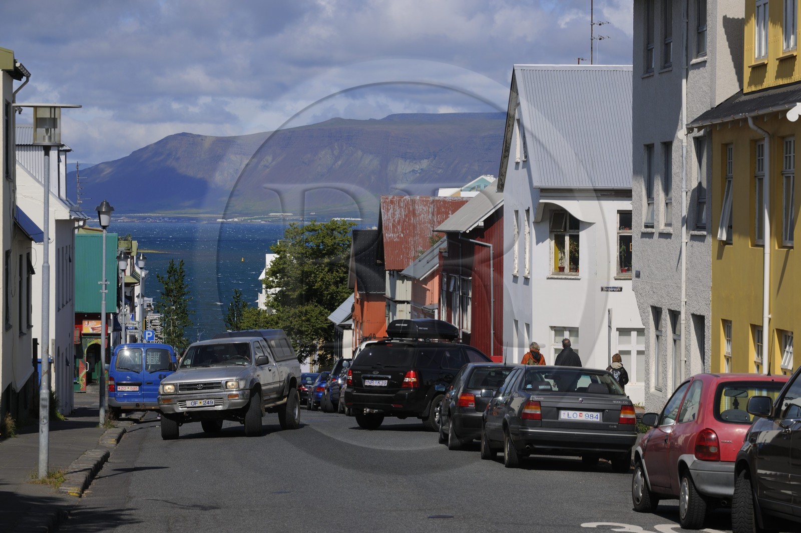 Islande, Reykjavik, rue de la vieille ville descendant au port