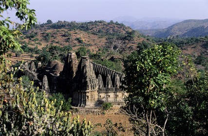 Inde, état du Rajasthan, Forteresse de Kumbhalgarh, Monts des Aravalli temple, sanctuaire disséminé dans le site